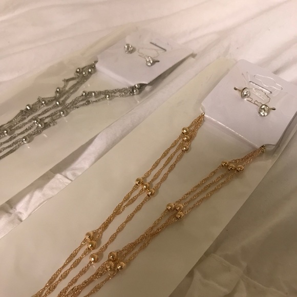 Gold layered necklace - Picture 7 of 7